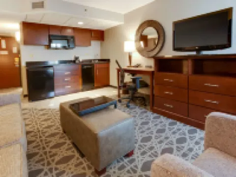 Drury Inn & Suites Louisville East Hotels in Hurstbourne