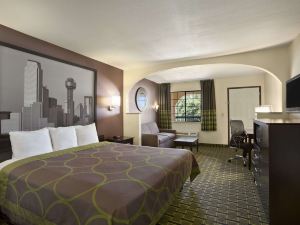 Super 8 by Wyndham Grand Prairie Southwest