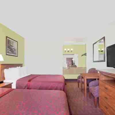 Days Inn by Wyndham Turlock Rooms