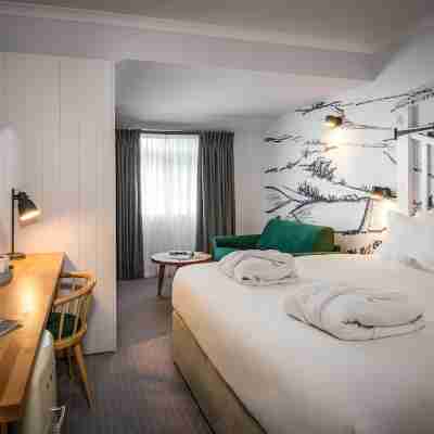 North Lakes Hotel and Spa Rooms