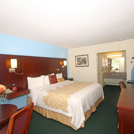 Hamilton Inn Jonesville I-77 Отели в г. Север Нобс