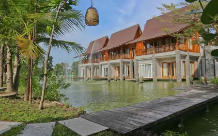 Grand Mega Resort & Spa Отели в г. Чепу