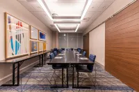 Holiday Inn Express & Suites Charlottesville
