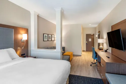 Comfort Suites Grandview - Kansas City Hotels in Raymore Township