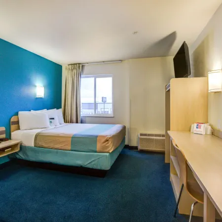 Days Inn by Wyndham Stony Plain