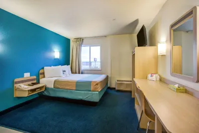 Days Inn by Wyndham Stony Plain