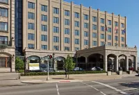 Hotel St. Regis Hotels near New Center One