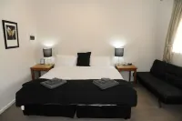 Norwood House Motel & Receptions - balcony
