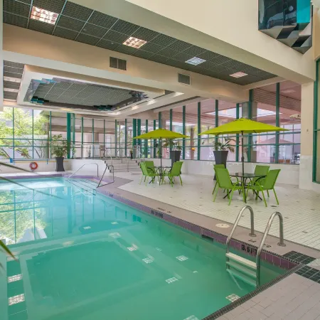 Rosedale on Robson Suite Hotel