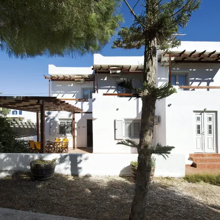 Tsakanos Apartments