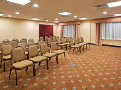 Holiday Inn Express & Suites SYRACUSE NORTH - AIRPORT AREA by IHG Hotels in Cicero