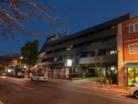 Mantra Meridien Adelaide Hotels near Adelaide Zoo