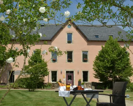 HÔTEL la Ferme de Bourran Rodez - Parking privé Gratuit Hoteles en Rodez