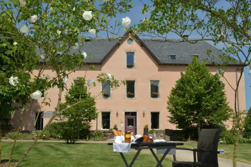 HÔTEL LA FERME DE BOURRAN - RODEZ (parking gratuit, écoresponsable, soirée étape, bornes électriques) Hôtels à : Rodez