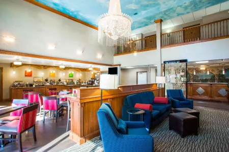 Comfort Inn & Suites Springfield I-44 Отели рядом с достопримечательностью «History Museum on the Square»