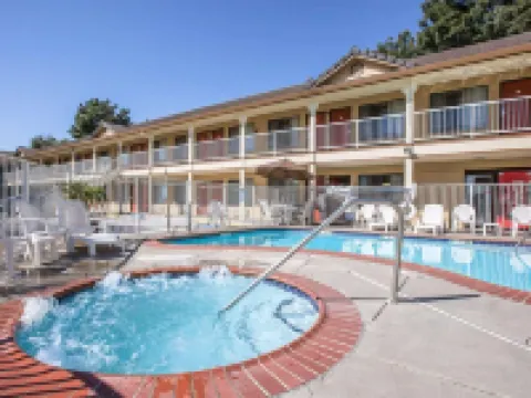 Quality Inn & Suites Woodland - Sacramento Airport Hotels in Woodland