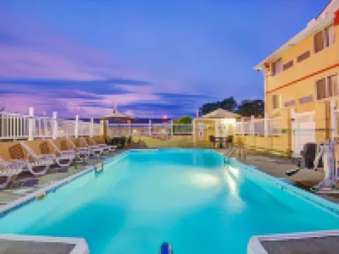 Super 8 by Wyndham Independence Kansas City Hotels in Independence