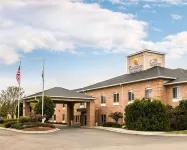 Comfort Inn & Suites Hotels in Fenton