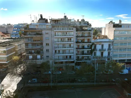 Socrates Hotel Отели рядом с достопримечательностью «Athinais Culture Center»