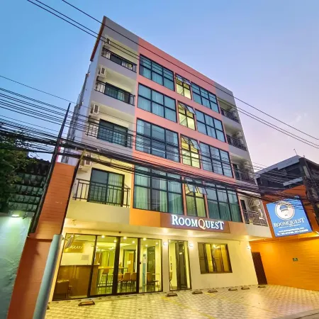 RoomQuest Sukhumvit36 BTS Thonglor Отели рядом с достопримечательностью «Станция BTS Тхонг Ло»