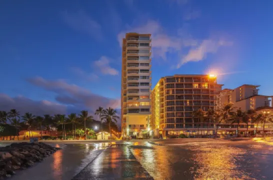 Castle Waikīkī Shore Hotels in Honolulu