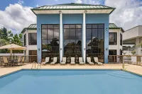 Days Inn & Suites by Wyndham Savannah Midtown