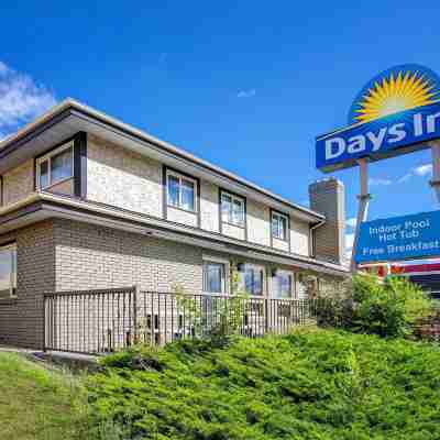 Days Inn by Wyndham Vernon Hotel Exterior