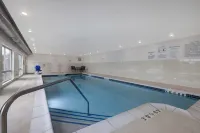 Holiday Inn Express & Suites GRAND RAPIDS SOUTH - WYOMING by IHG - Pools
