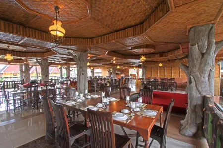 Danau Dariza Resort Hotel - Cipanas Garut Отели в г. Tarogong Kaler