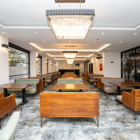 Business Life Hotel BAKIRKÖY Отели рядом с достопримечательностью «Пристань для яхт Атакой»