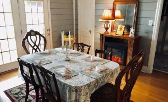 Holder House Rentals - Housity