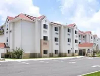 Microtel Inn & Suites by Wyndham Brooksville فنادق في Brooksville