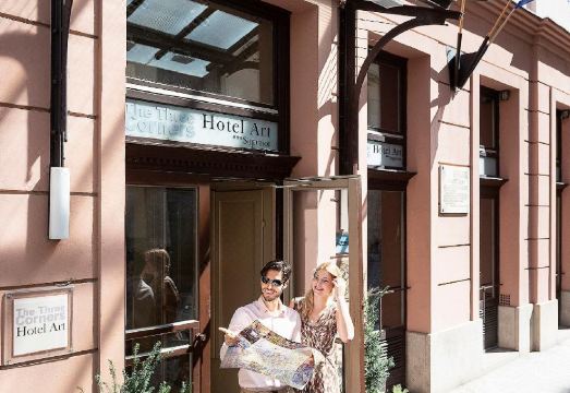 쓰리 코너스 호텔 아트 위치