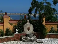 Makris Apartments Hotel di Roda