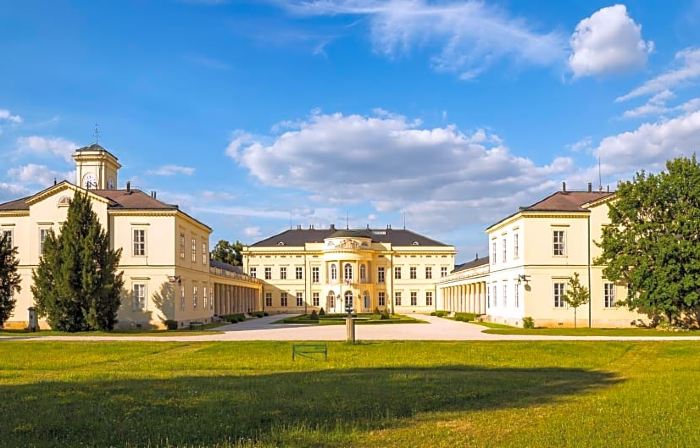 Károlyi Kastély Hotel & Restaurant