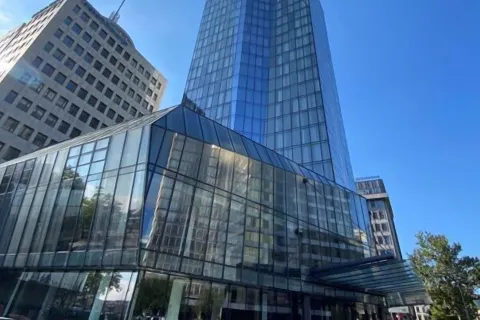 廣場大飯店及會議中心