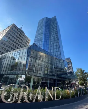 Grand Plaza Hotel and Congress Centre Отели рядом с достопримечательностью «Центральный рынок»