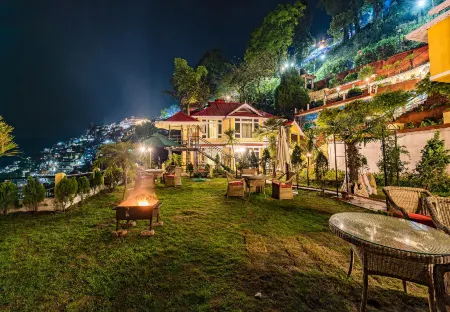 Udaan Nirvana Resort Darjeeling Отели рядом с достопримечательностью «Dhirdham temple»