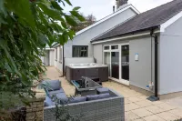 Hazelglade Cottage - Hot Tub, Games Room, Pet Friendly