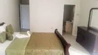 2 Bdrm Apartment at Runaway Bay Hotels near Runaway Bay