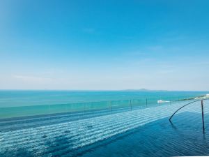 The Riviera Jomtien by Pattaya Holiday