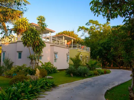 T.Tao Garden Home Отели рядом с достопримечательностью «Wat Kaeng Klang Dong»