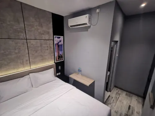 Weis Hotel Simpang Lima Semarang