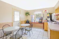 Super 8 by Wyndham Christiansburg - 朝食
