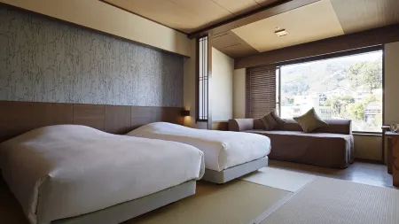 Laforet Ito Onsen Yunoniwa Отели рядом со станцией JR Usami Station