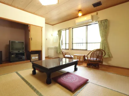 Marushinso Отели рядом со станцией JR Obi station