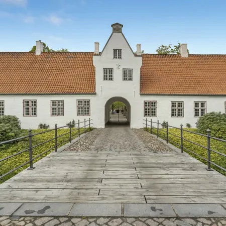 "Ilsa" - 9.8km from the Sea
