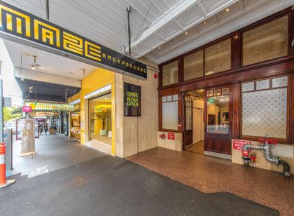 メイズ バックパッカーズ