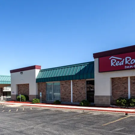 Red Roof Inn & Suites DeKalb