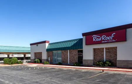 Red Roof Inn & Suites DeKalb Отели в г. Де-Калб